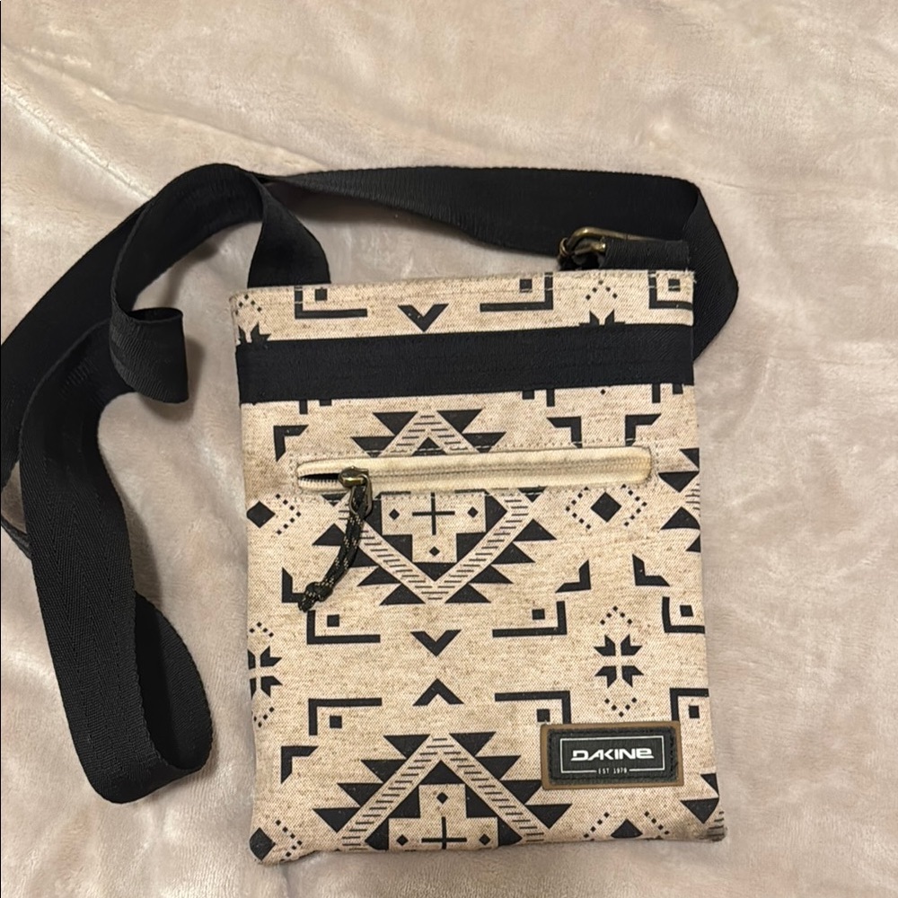 Dakine Beige and Black Crossbody Bag